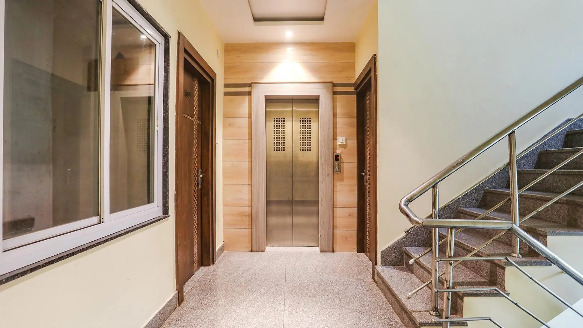 Hotel Fabhotel Ksg Residency Varanasi